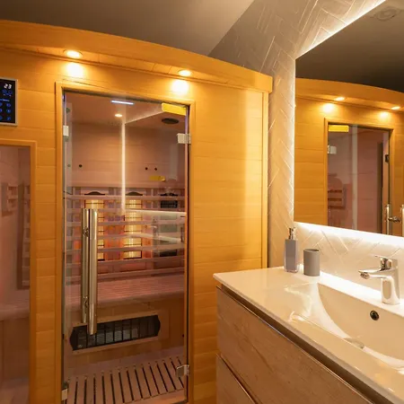 Seaside Luxury Flat - Jacuzzi - Sauna - Sea View Апартаменты